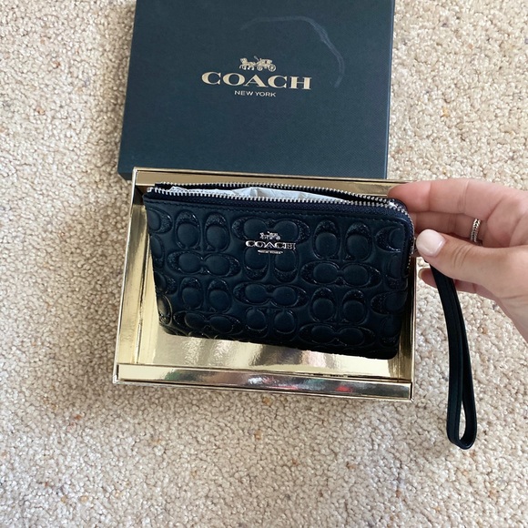 black coach wristlet - Picture 5 of 5